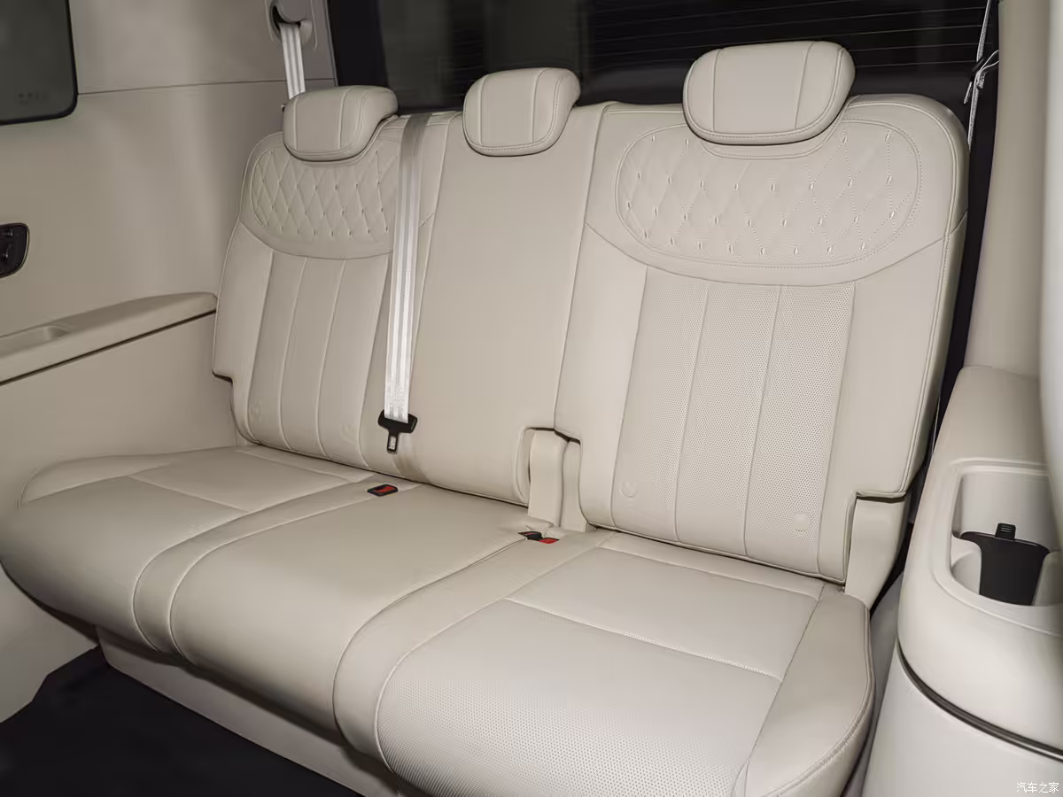 2026 Hongqi HQ9 21.4-inch 3K rear entertainment display with gesture control