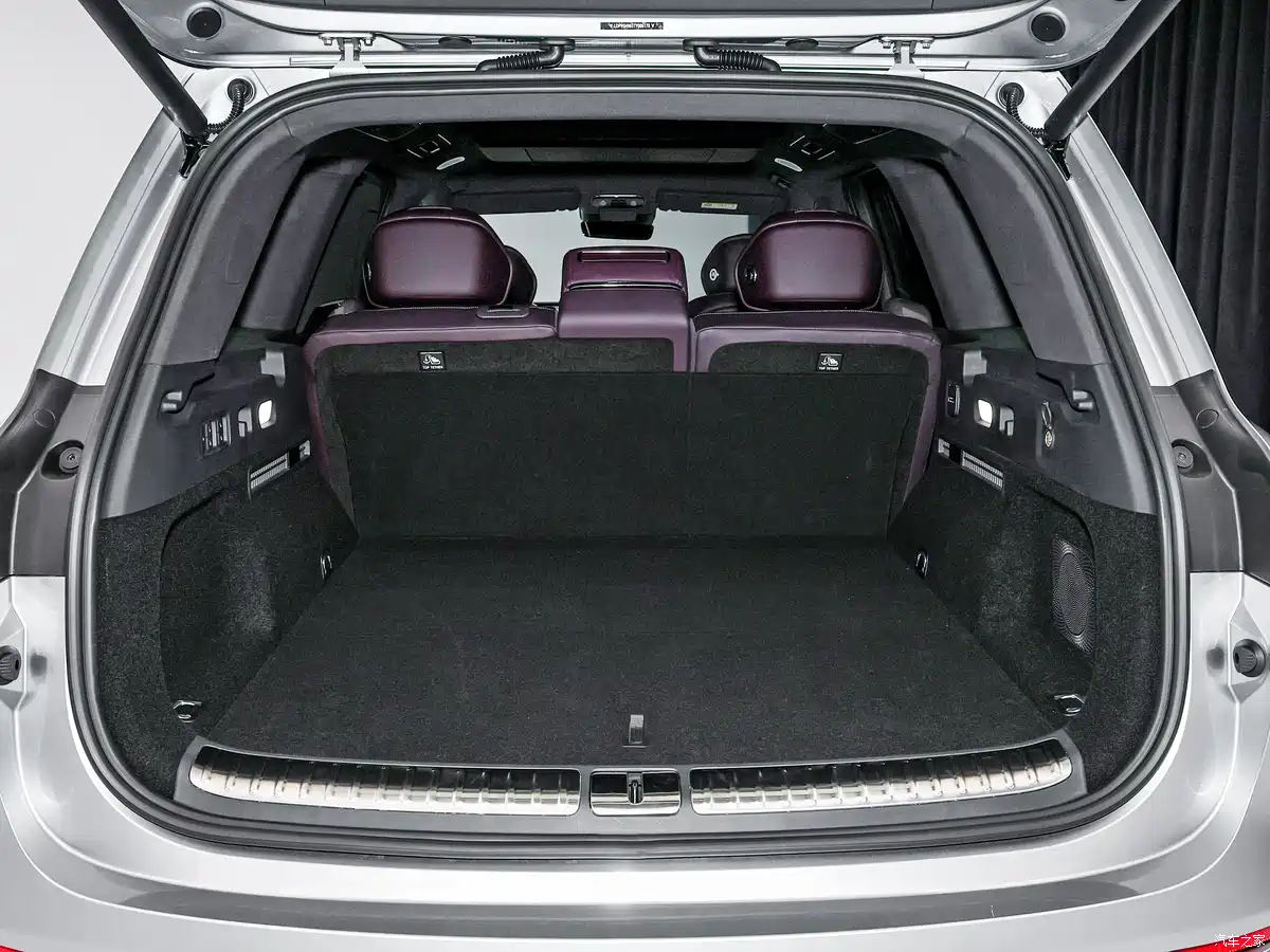 2026 Voyah Taishan X8 boot space 1148 litre cargo area rear seats folded