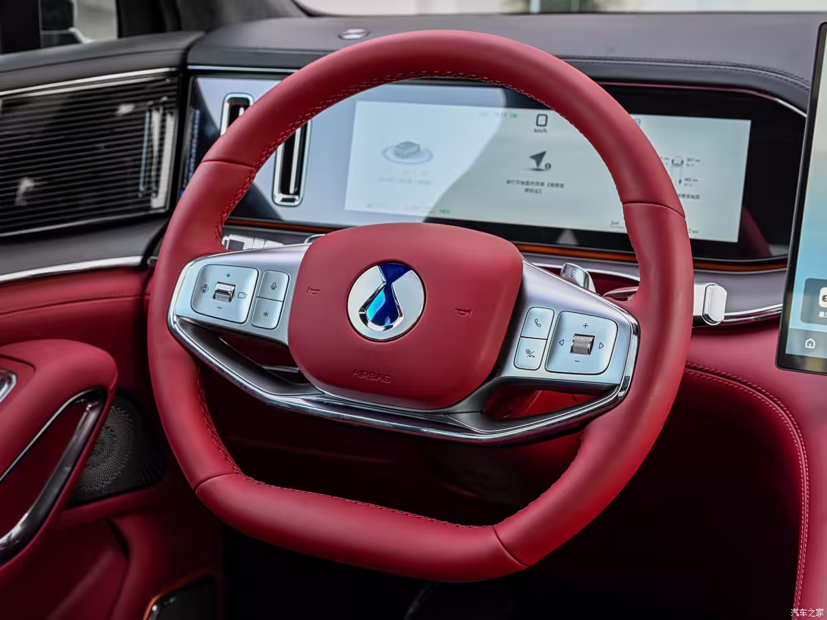 Denza N9 interior 17.3-inch infotainment screen and 50-inch HUD