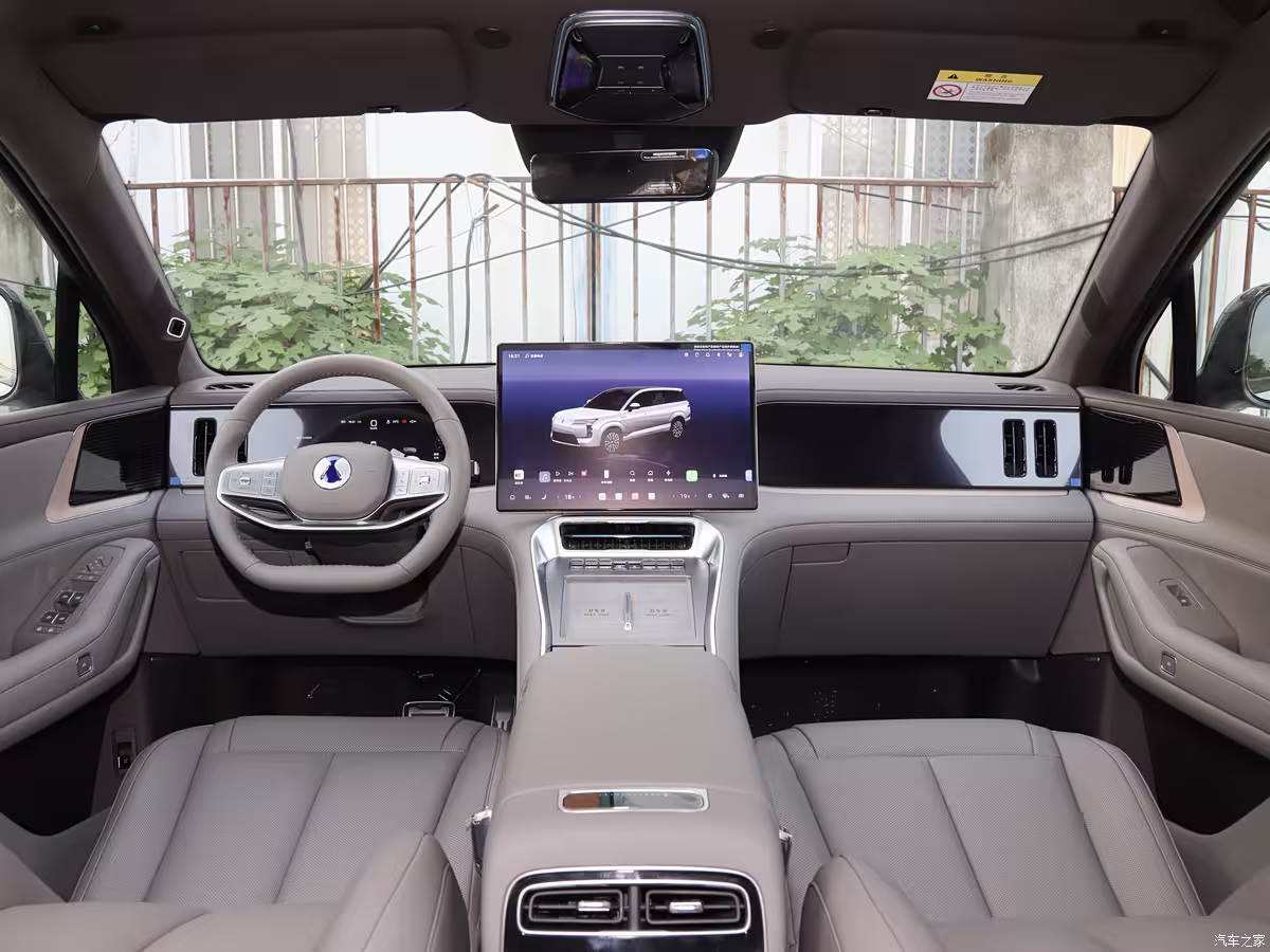 2026 Denza N8L tri-motor BYD electric SUV competitor to Voyah Taishan X8