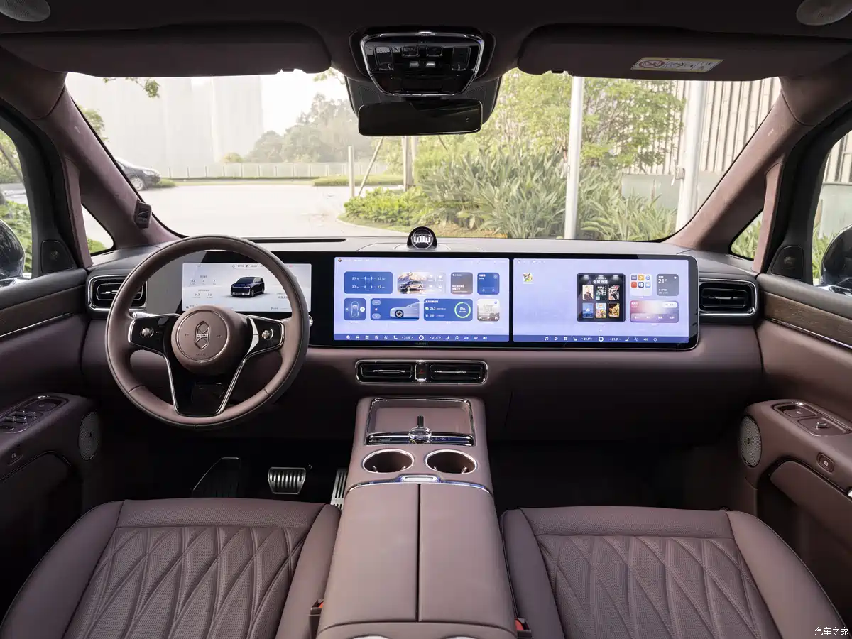 Zhijie V9 cabin showing the triple-screen dashboard with dual 17.2-inch 3.4K displays