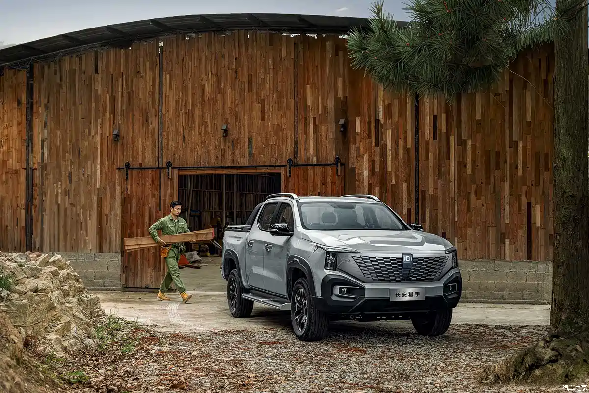 2026 Changan Hunter K50 crew cab side profile matte roll bar