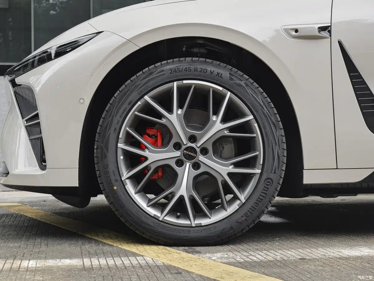 2026 Chery Exeed ES side profile aero channels six-piston calipers