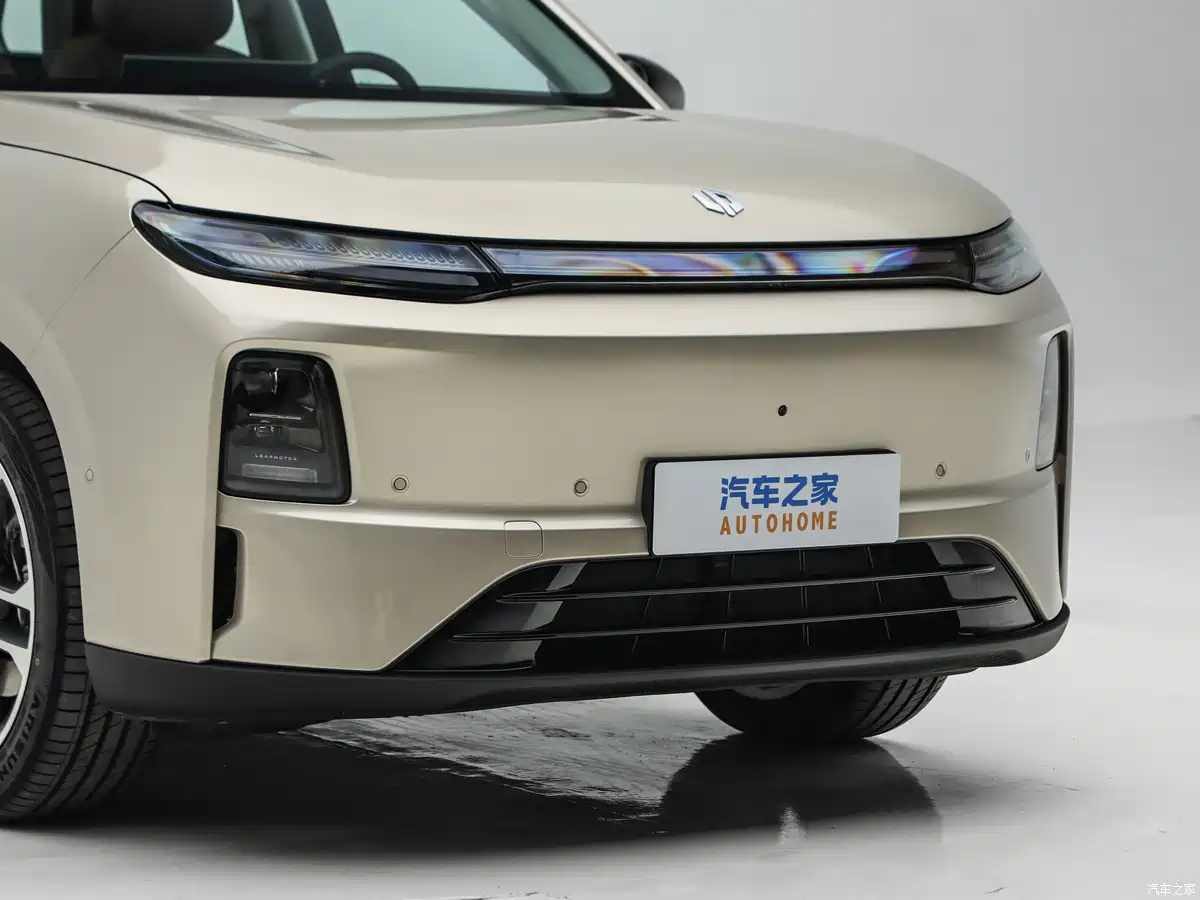 2026 Leapmotor C10 facelift front split headlights