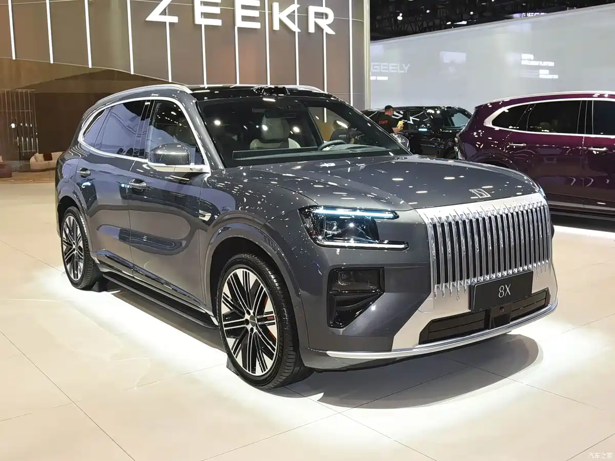 ZEEKR 8X Debuts with 1400 km Range and Sporty Design