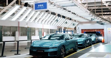 2025 Lynk & Co 10 facelift front fascia with split headlights and LiDAR
