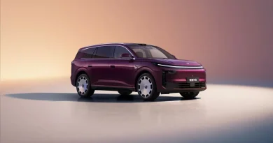 2026 Dongfeng Yipai M8 6-seat SUV front exterior at global premiere